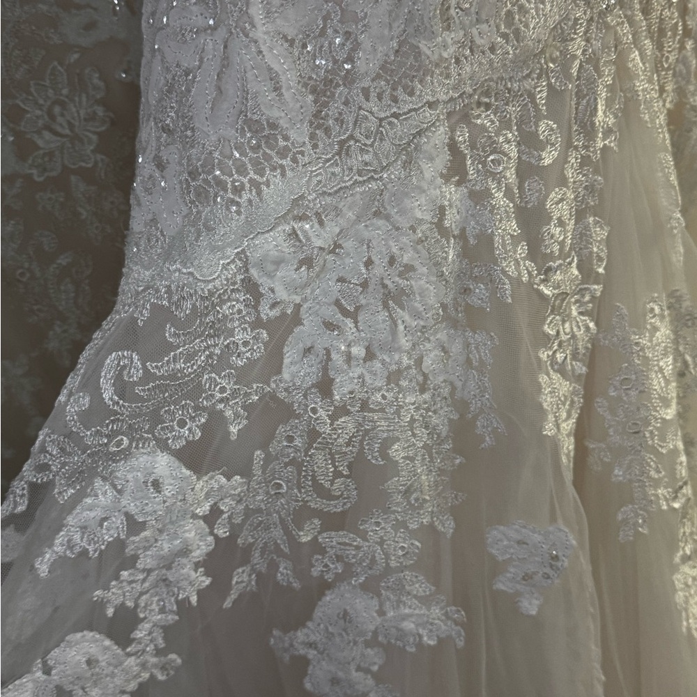 Essence of Australia Wedding Dress - Picture 8 of 16